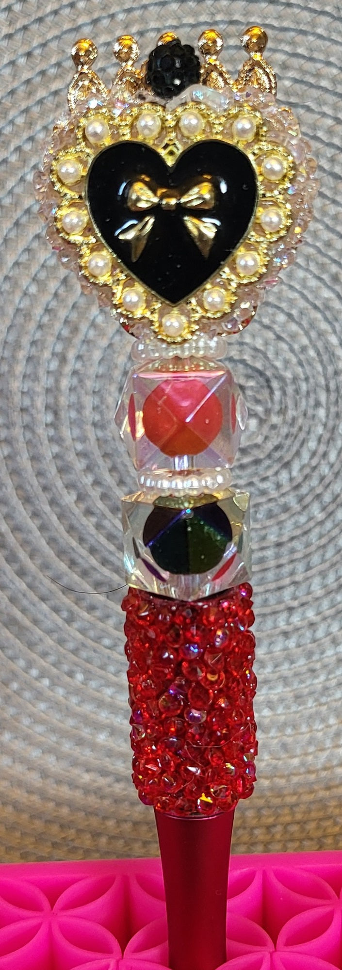 A Queens Skull Fancy Pen