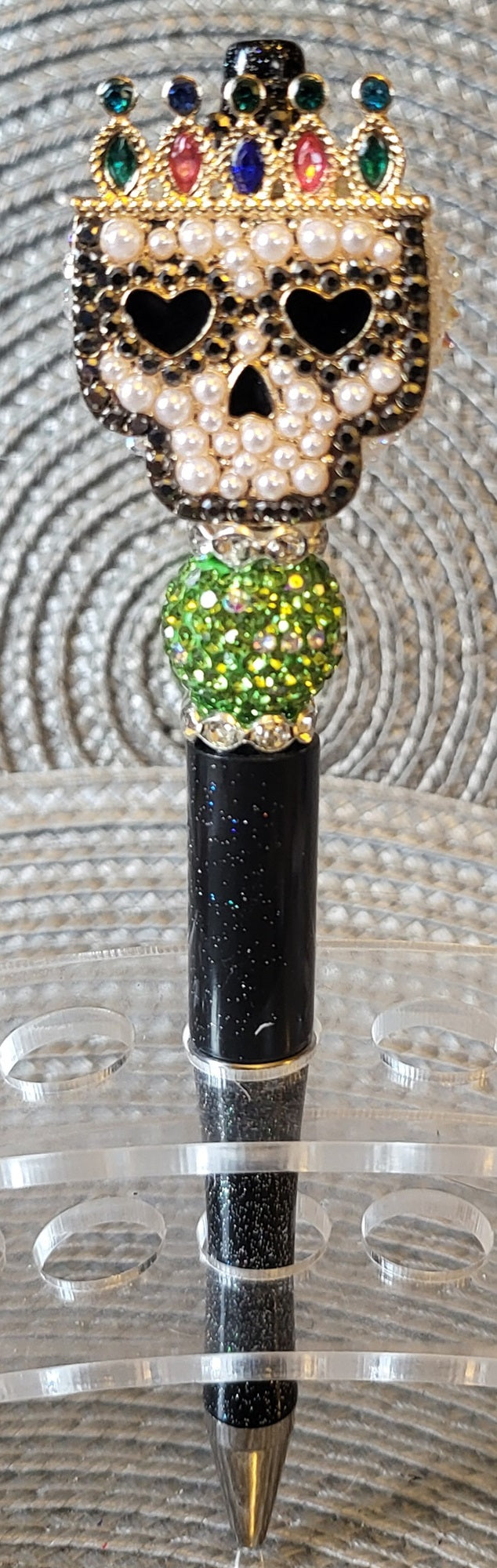 Heart Eyes Skull Halloween Pen