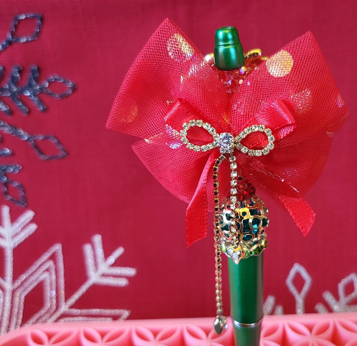 Beautiful Christmas Wreath Pen