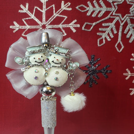 A Sweet Snowman Couple