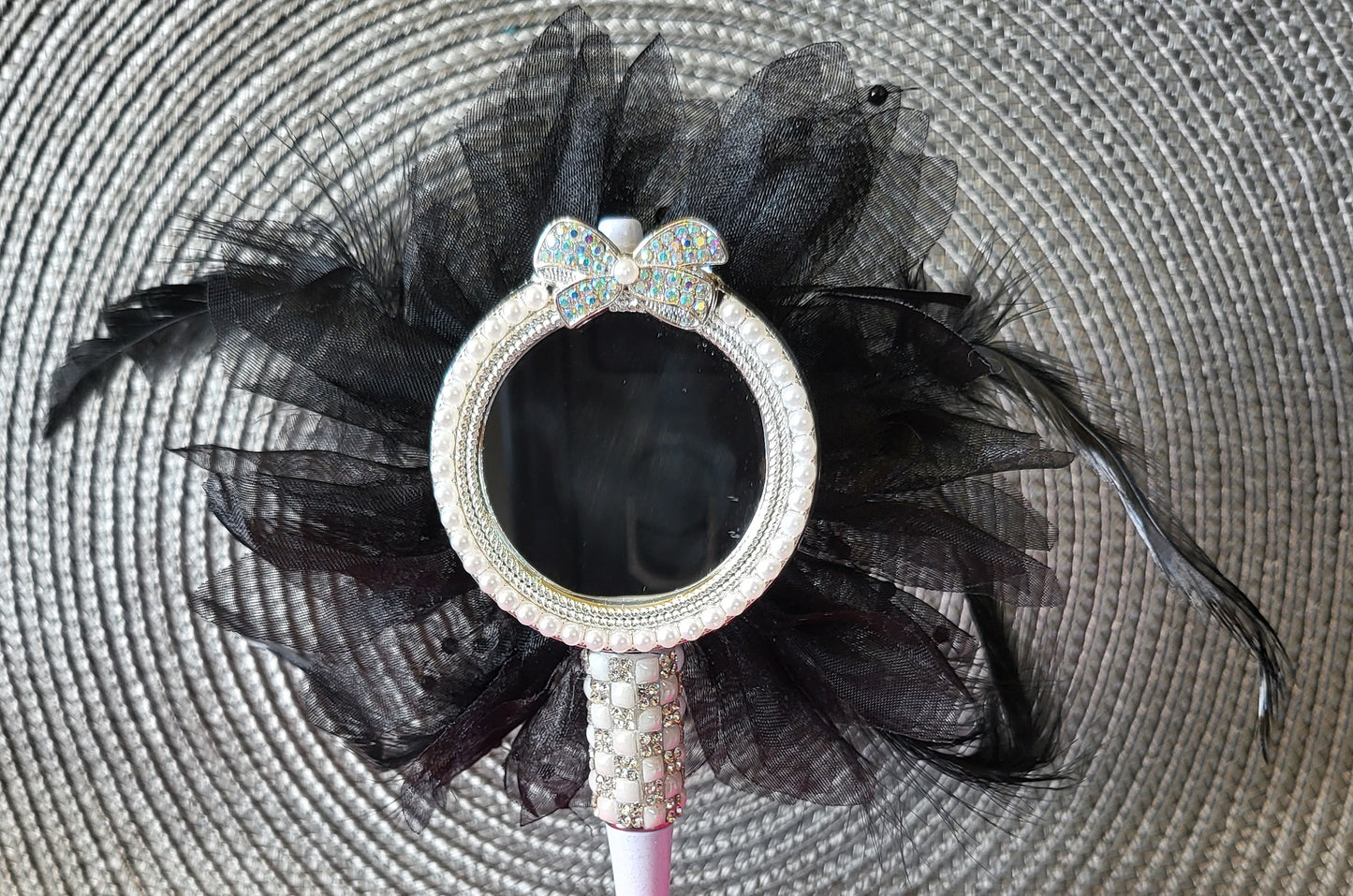 Large Feathered Flower Mirror Pen